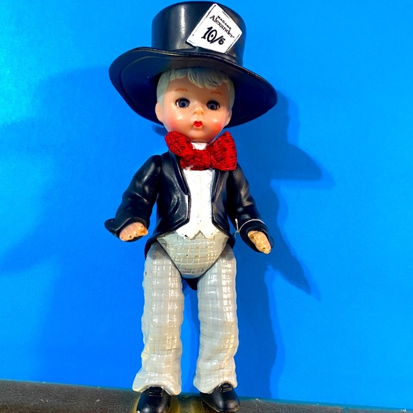 ALICE IN WONDERLAND MAD HATTER VTG 2010 McDONALD’S MADAME ALEXANDER #4 TOY 5” - Picture 2 of 8